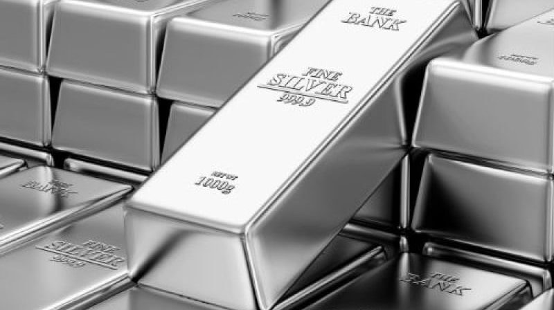 ¿Seguirá subiendo la plata? Predicciones y escenarios para finales de 2025